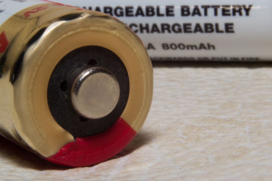 Learn how self-discharge rates differ between rechargeable and non-rechargeable batteries. Discover why rechargeable batteries lose charge faster.