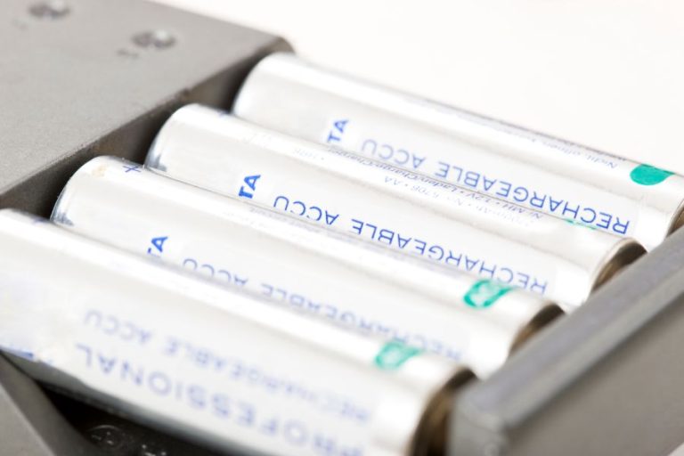 Want to extend your rechargeable battery’s life? Follow these maintenance tips for cleaning, charging, and proper storage.