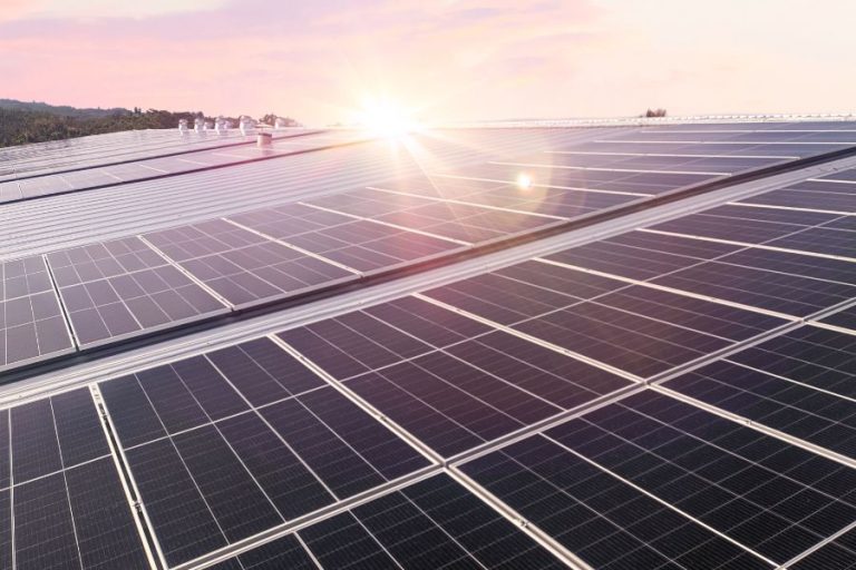 Solar battery requirements vary for homes and businesses. This guide explains how to choose the right energy storage for each use case.
